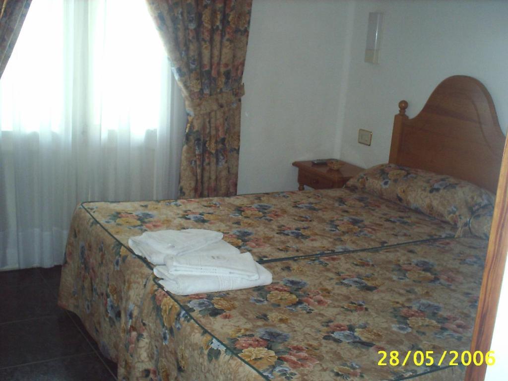 Gabarre Hotel Broto Szoba fotó