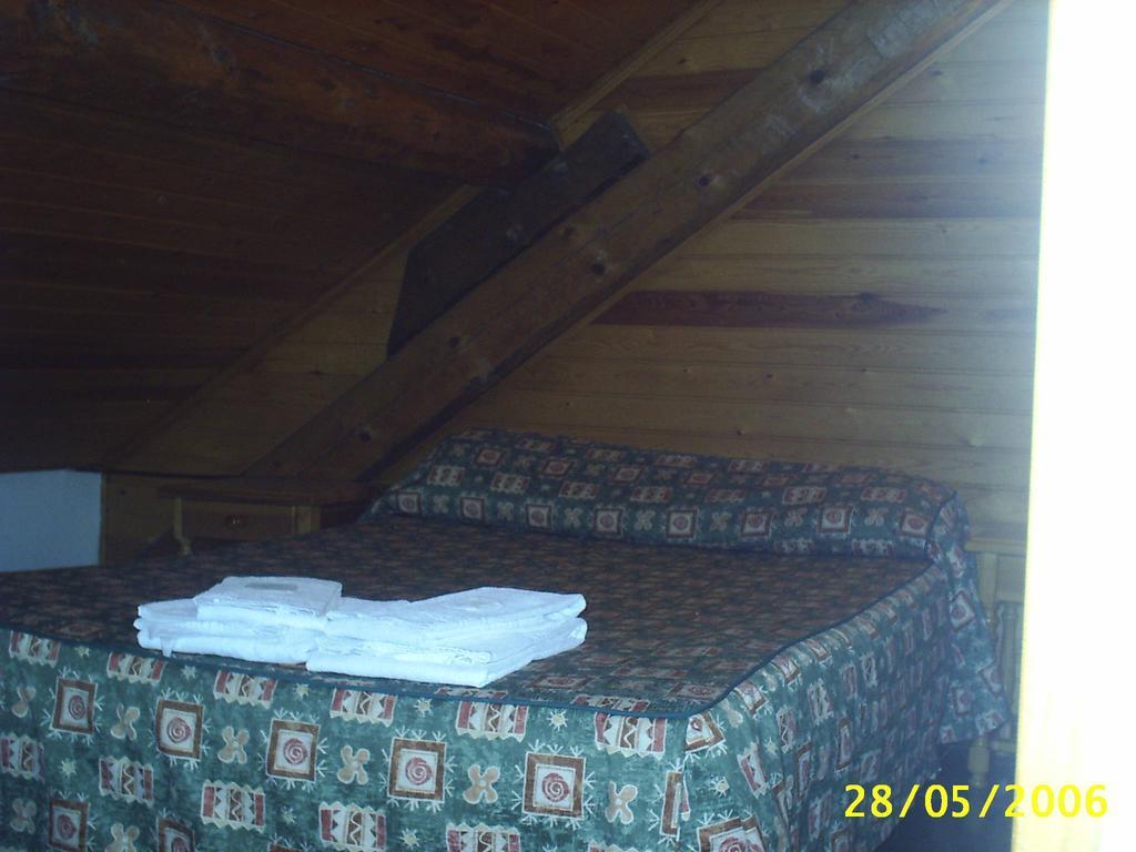 Gabarre Hotel Broto Szoba fotó
